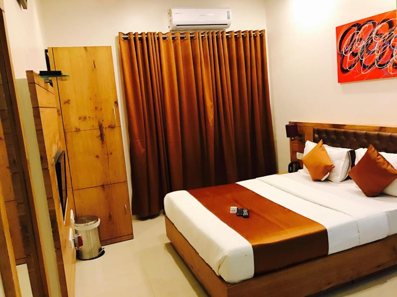 Hotel Grandeur-Near Mumbai International Airport Екстериор снимка